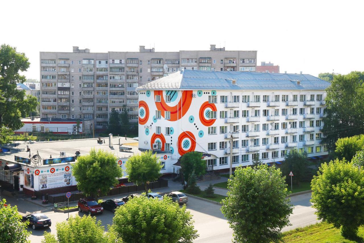 Hôtel Sputnik à Kirov  Extérieur photo